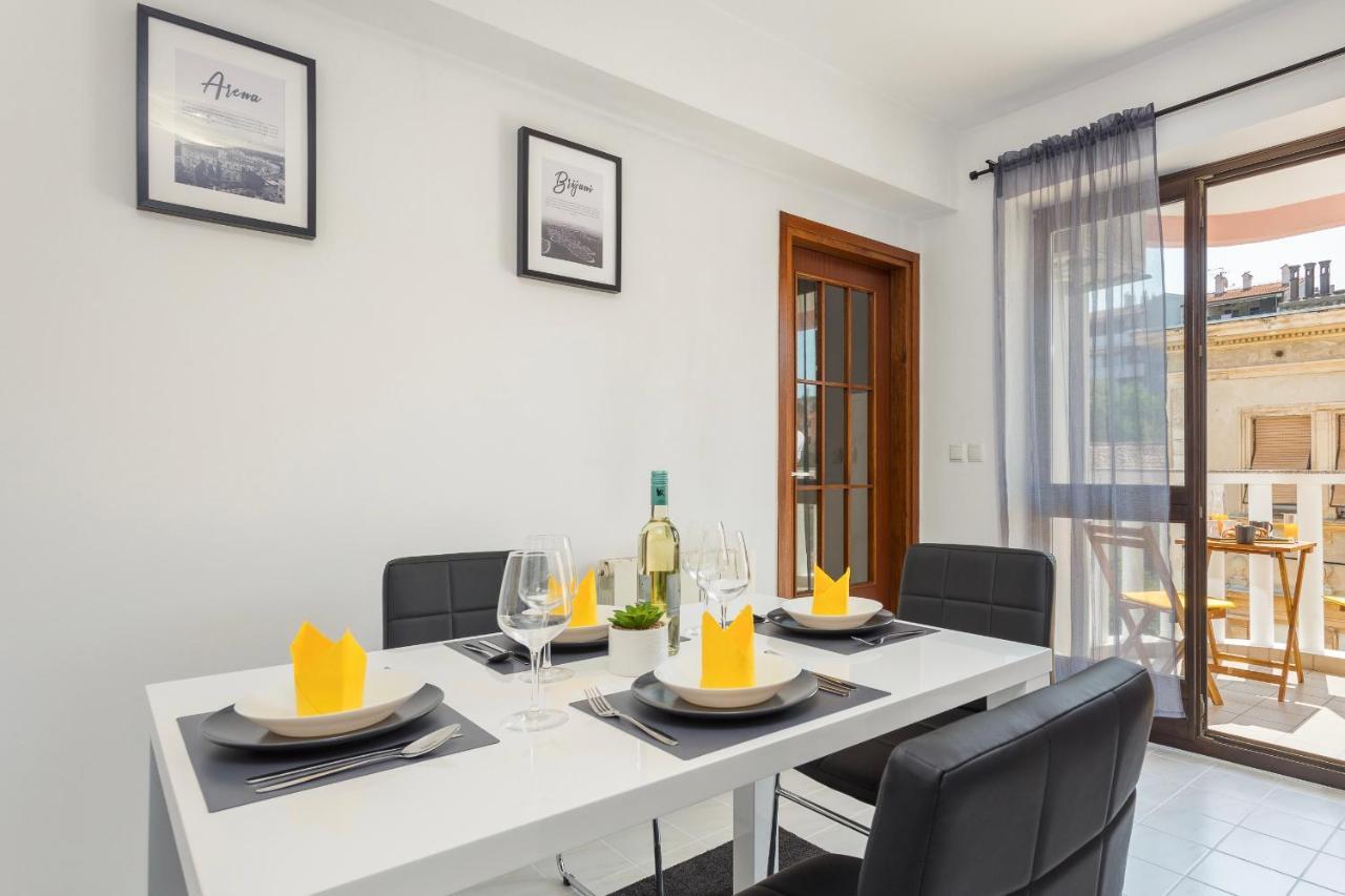 Laveruda With Balcony And Free Parking Appartamento Pola